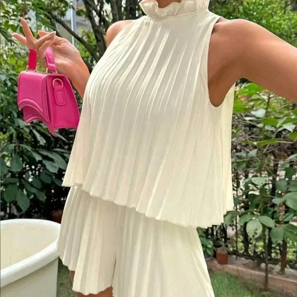 Solid Color Ruffled Trim Decor Romper With Flounce Hem - Picture 1 of 5